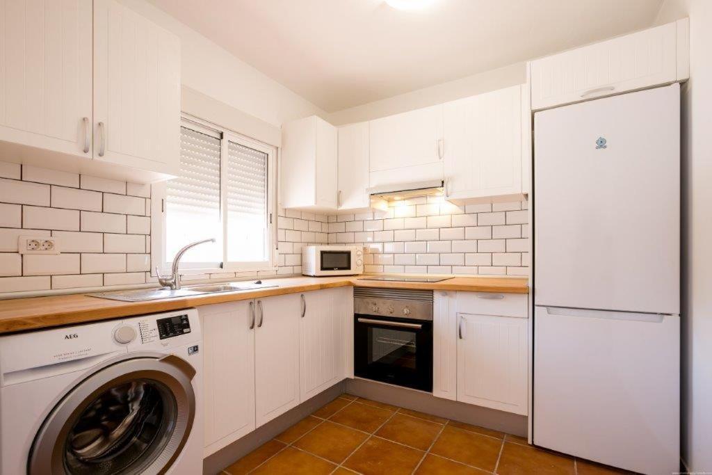 2 Bedroom Apartments Los Cristianos Beach Tenerife Tamaragua Arona  Exteriér fotografie